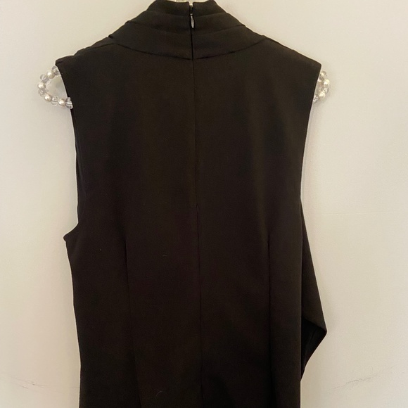 Black Fitted Black Top - Picture 2 of 3